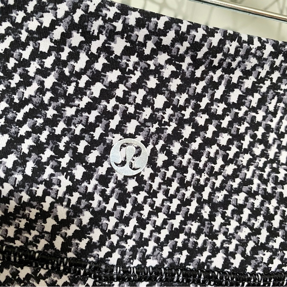 Lululemon black grey white scatter star arctic wunder under crop legging - Picture 4 of 10